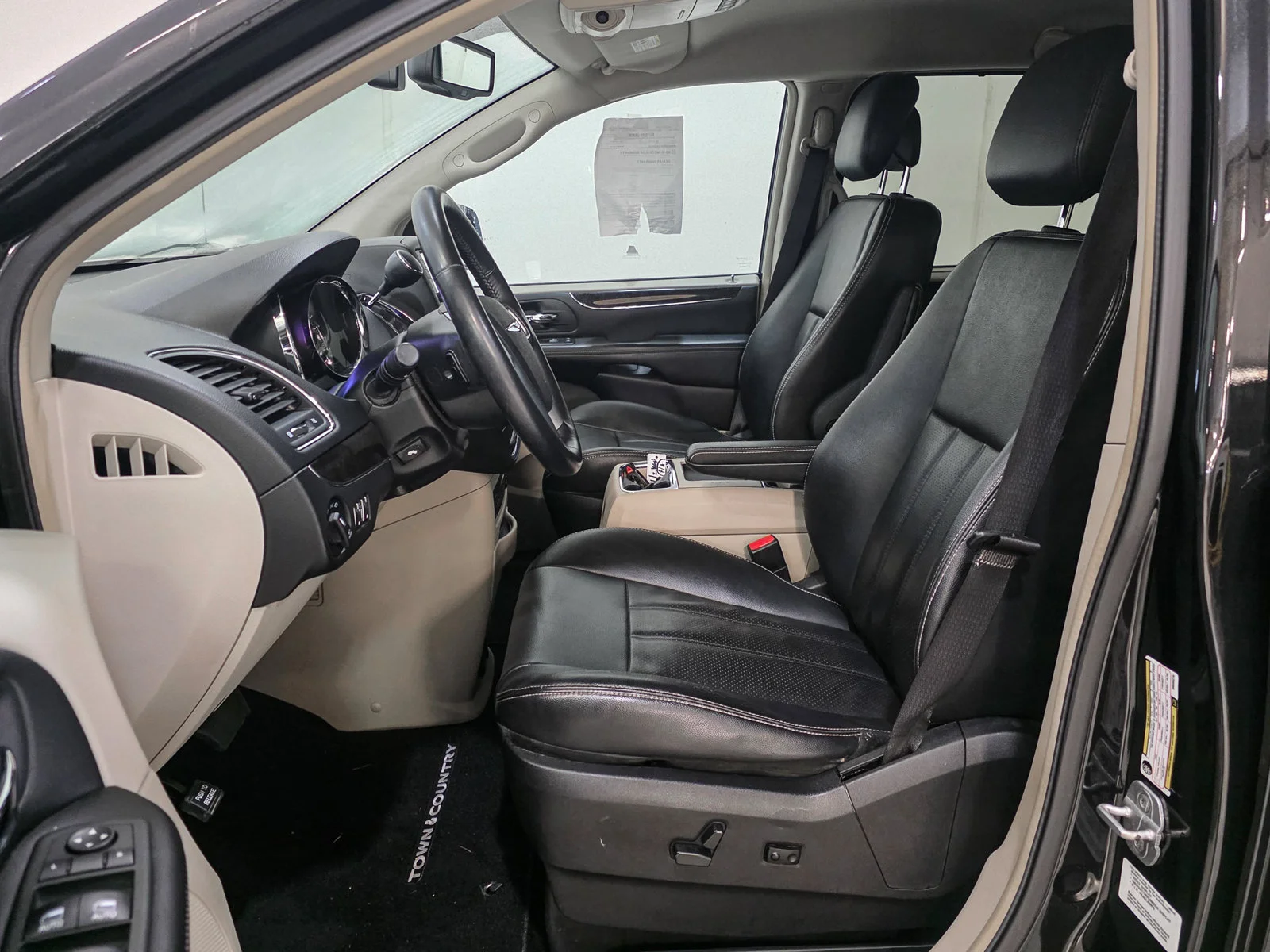 Used 2013 Black Chrysler Touring-L image 20