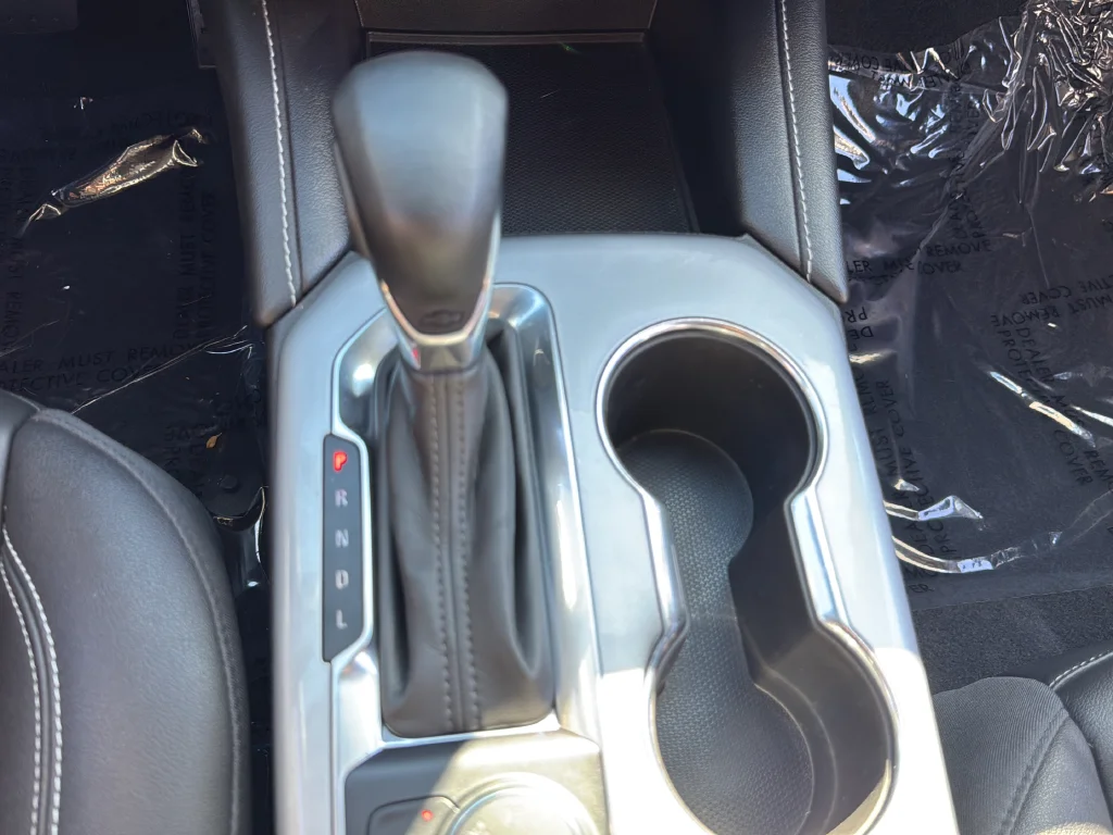 Used 2024 White Chevrolet LT image 32