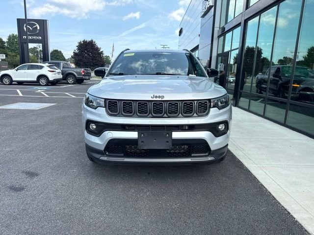 Used 2025 Silver Jeep Latitude image 8