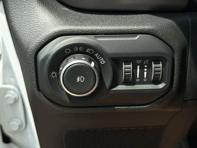 Used 2018 White Jeep Unlimited Rubicon image 33