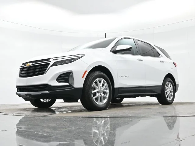 Used 2024 Summit White Chevrolet LT image 27