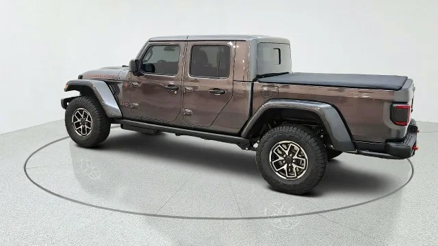 New 2027 Granite Crystal Metallic Clearcoat Jeep Rubicon X image 7