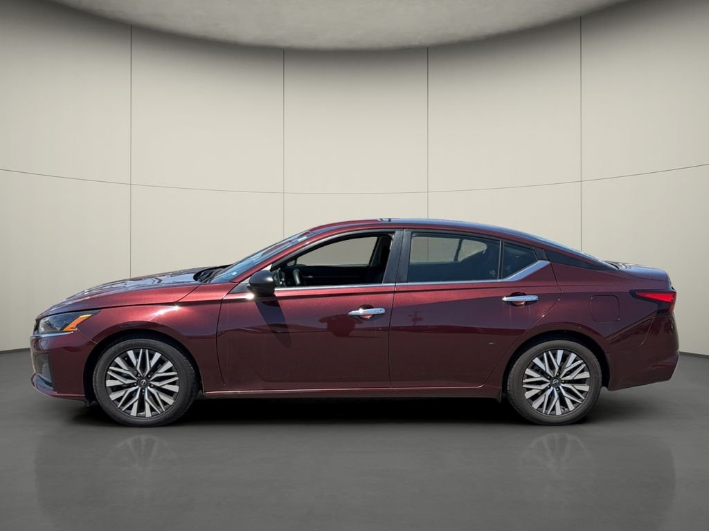 Used 2024 Red Nissan 2.5 SV image 4