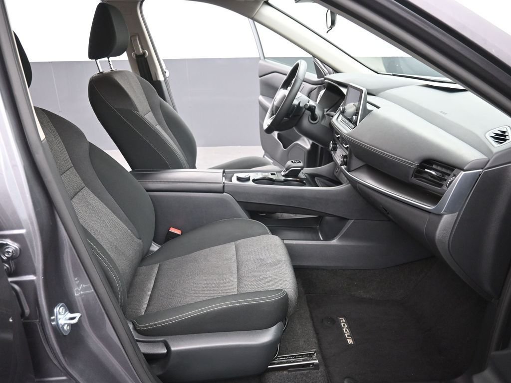 Used 2025 Gray Nissan SV image 14