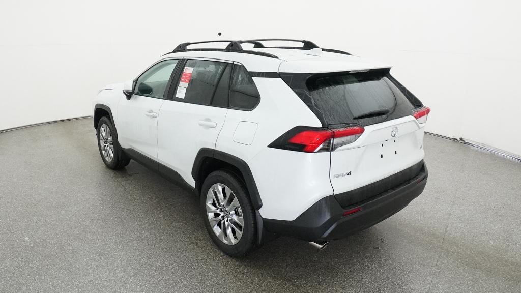 Certified Used 2025 Pearl Toyota XLE Premium image 51