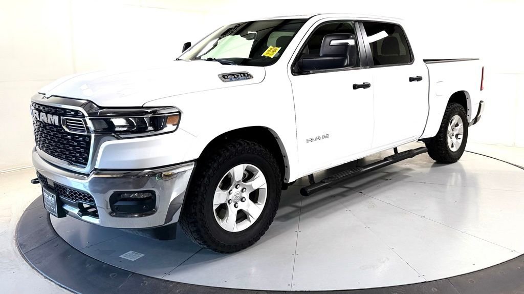 Used 2025 White Ram Big Horn/Lone Star image 8