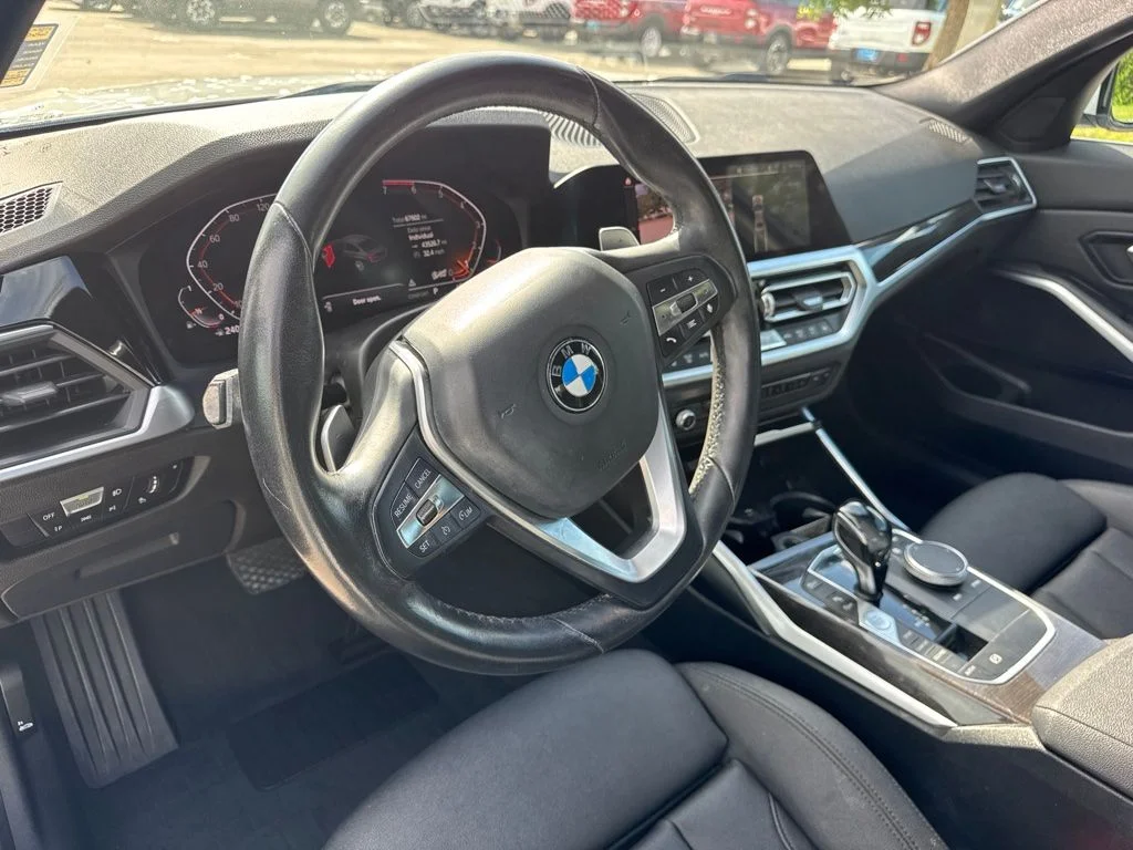 Used 2020 Alpine White BMW 330i image 9