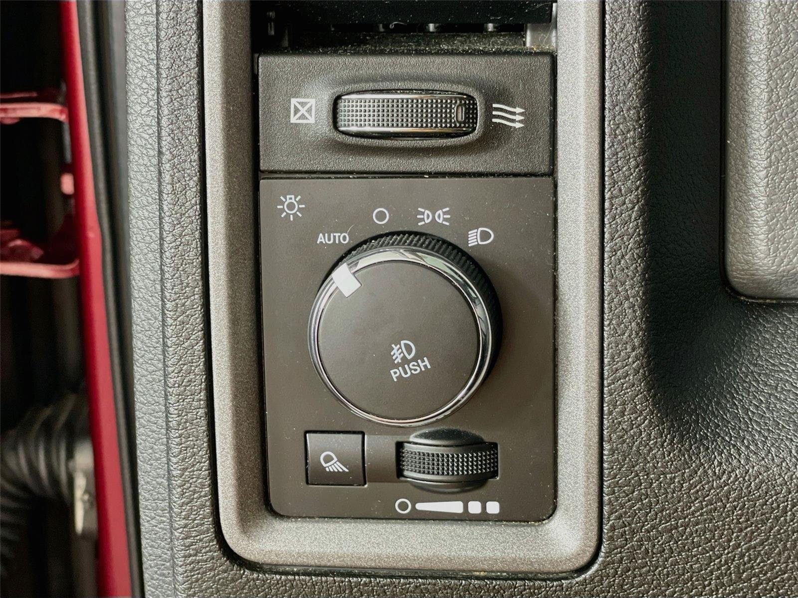 Used 2017 Delmonico Red Pearlcoat Ram Express image 13