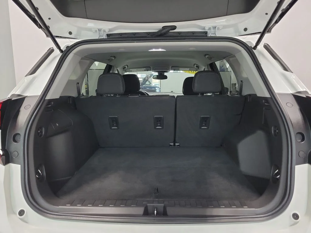 Certified Used 2023 White GMC SLE image 15
