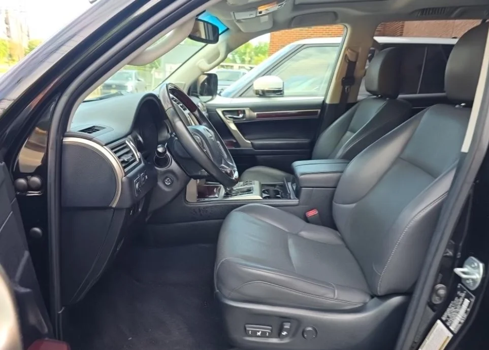 Used 2019 Black Lexus 460 image 13