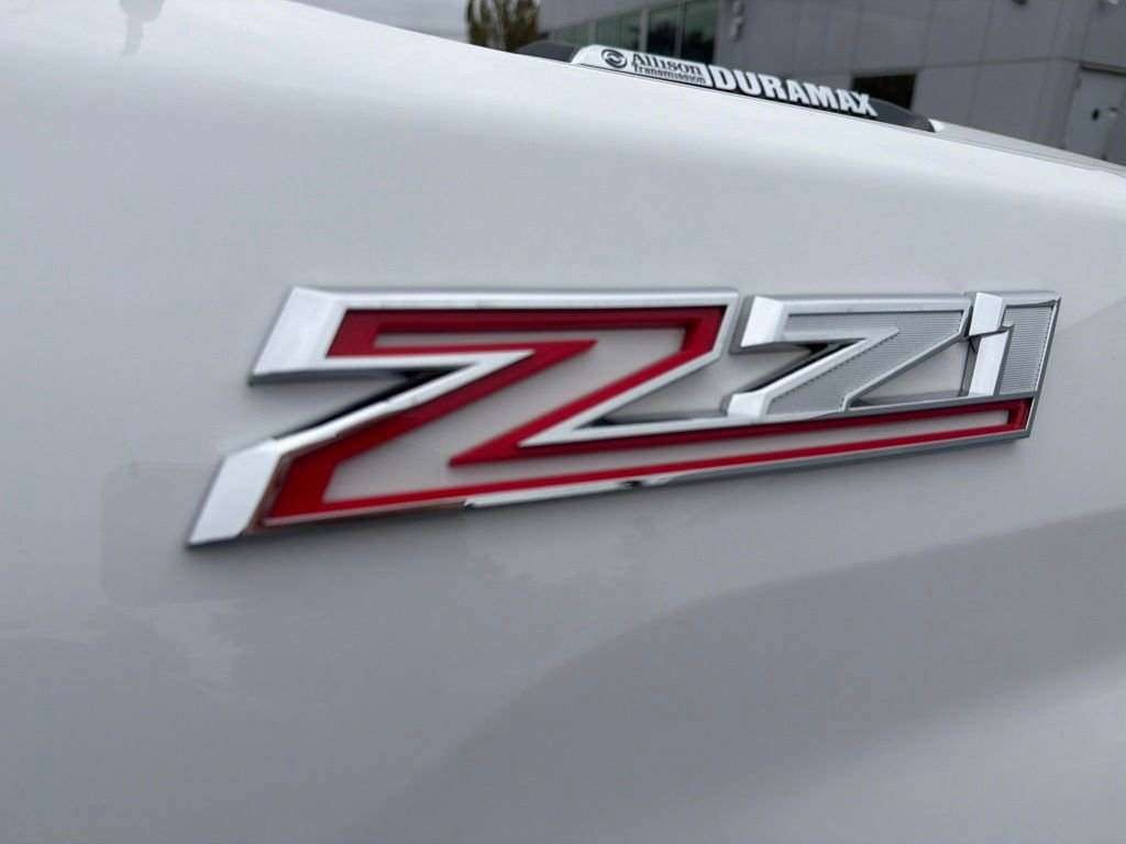 Used 2022 Summit White Chevrolet LT image 12