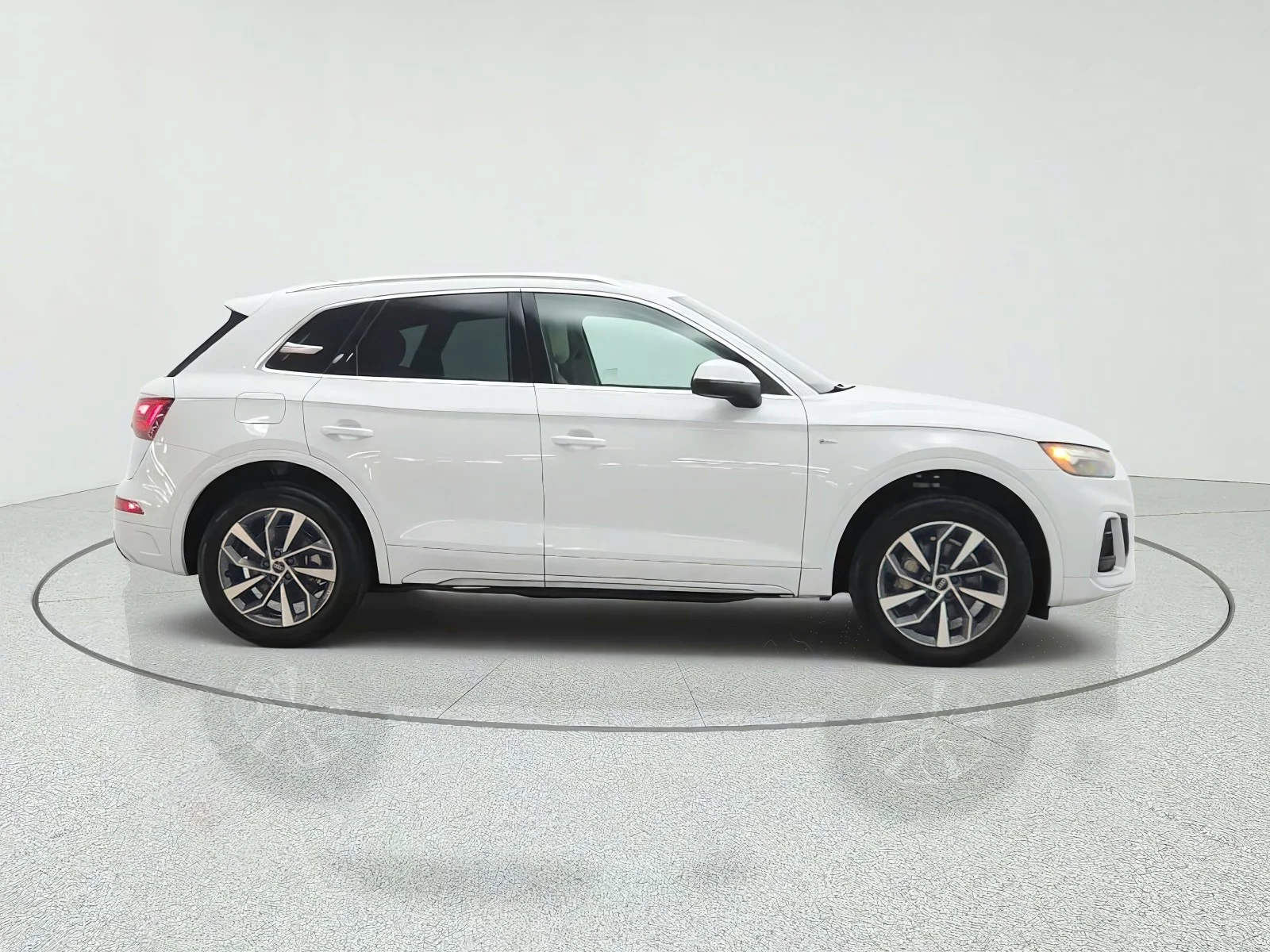 Used 2023 Glacier White Metallic Audi S line Premium image 4