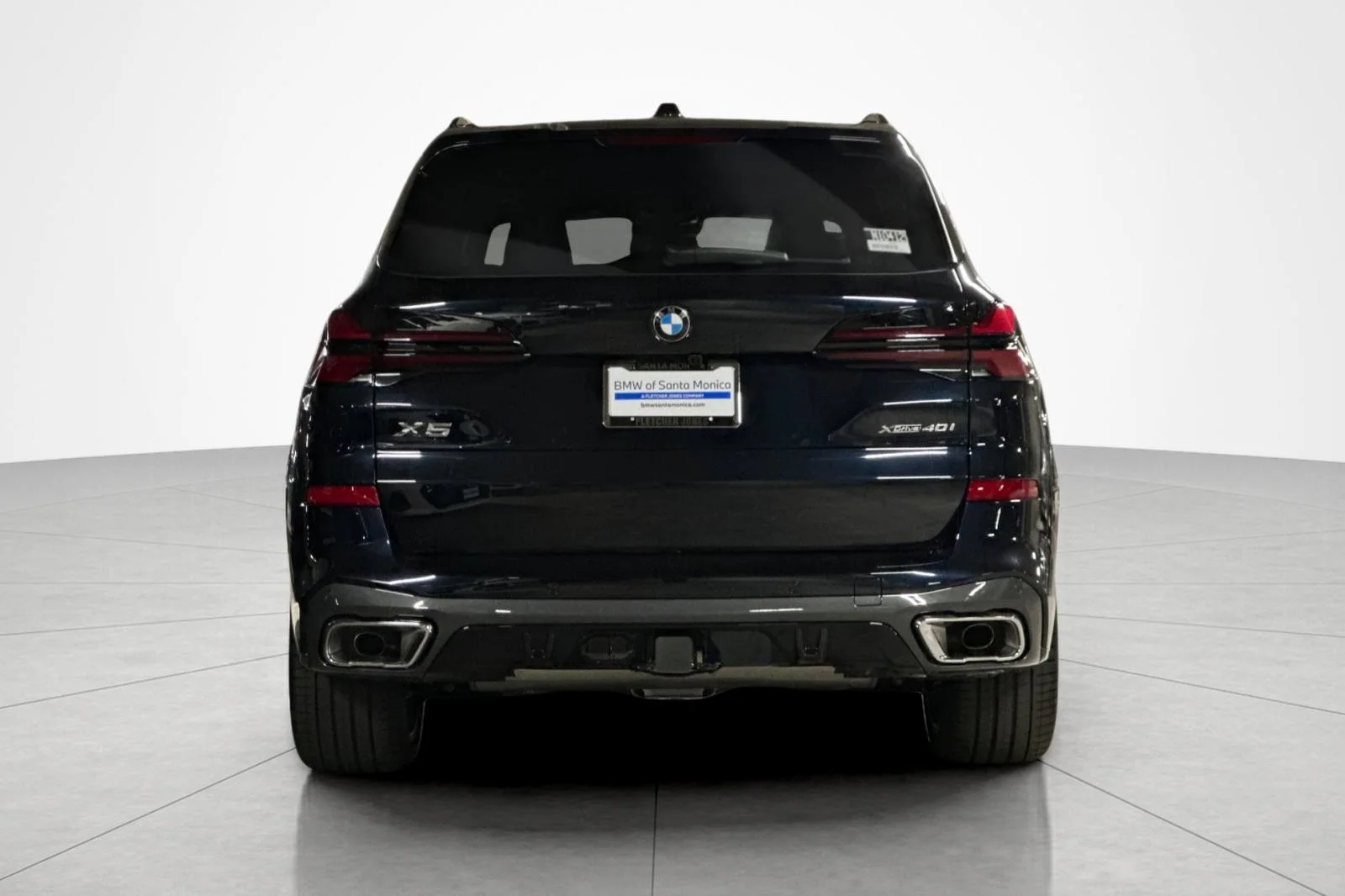 New 2026 Carbon Black Metallic BMW xDrive40i image 4
