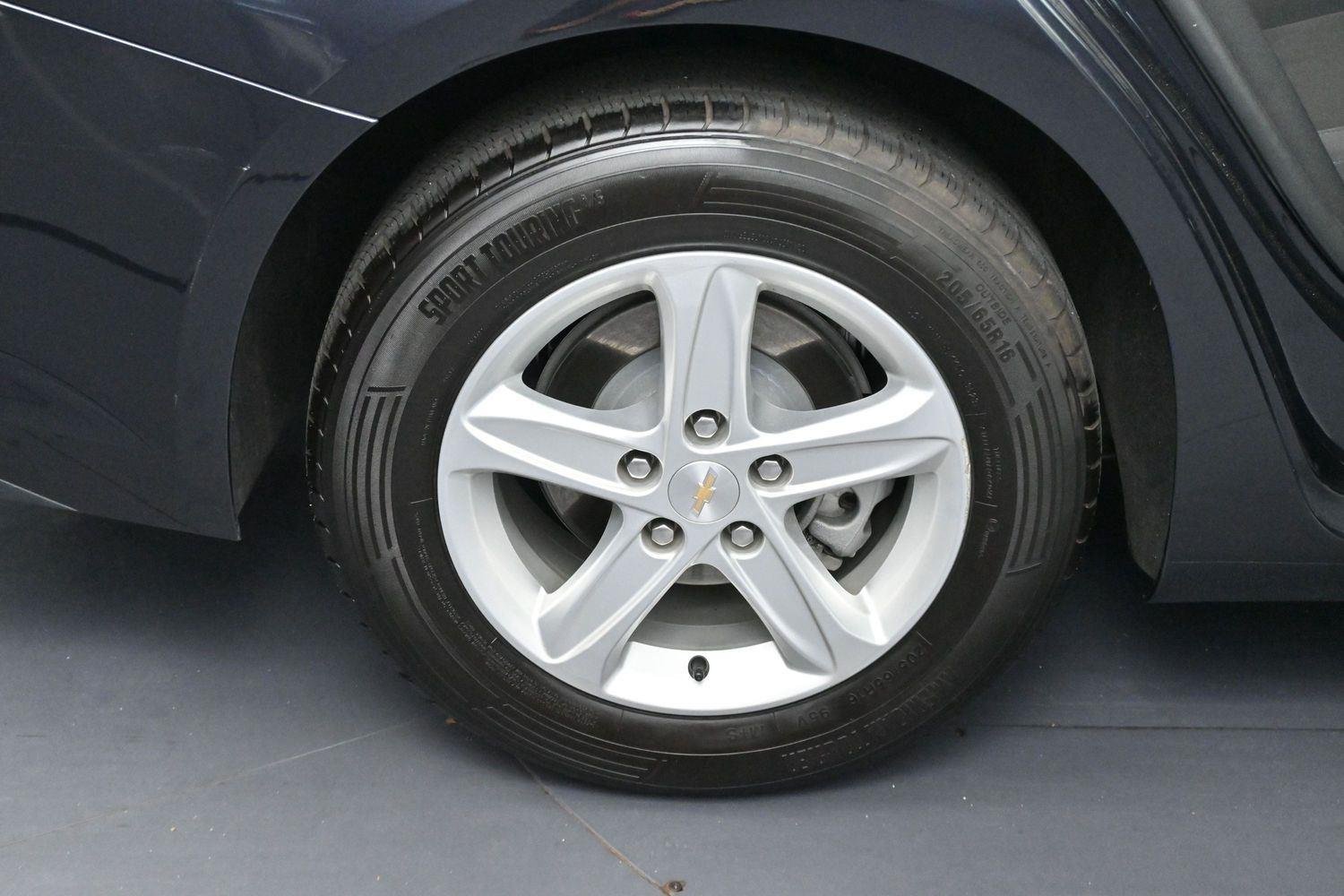 Used 2023 Dark Ash Metallic Chevrolet LT image 31