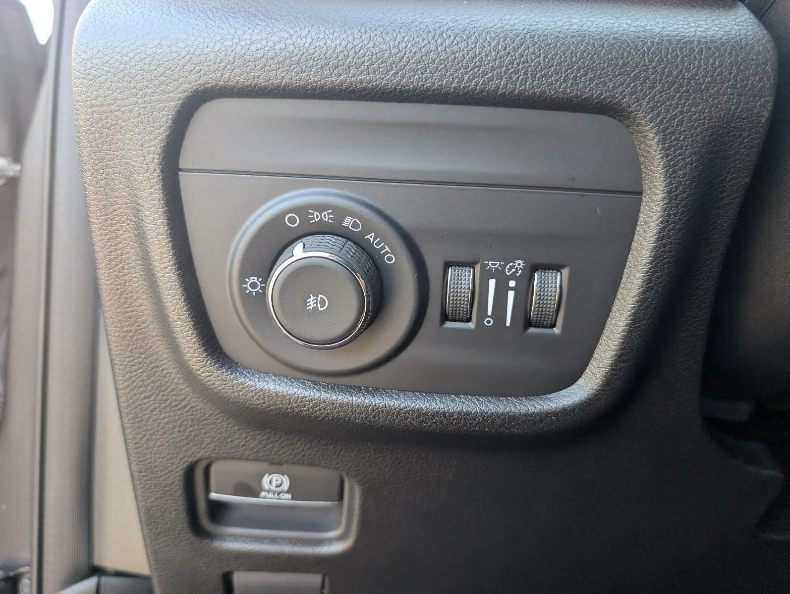 Used 2025 Baltic Gray Metallic Clearcoat Jeep Limited image 30