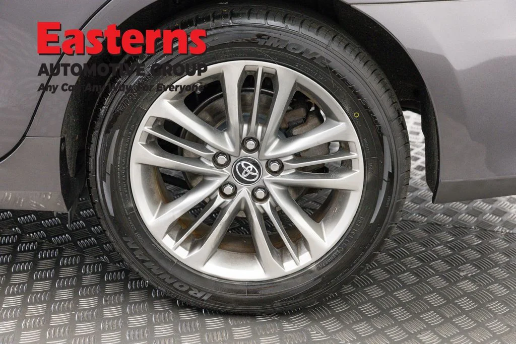 Used 2016 Gray Toyota SE image 32