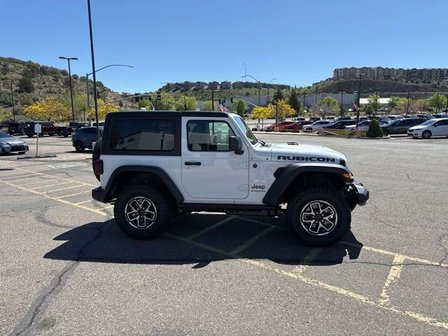 New 2026 Bright White Clear-Coat Exterior Paint Jeep Rubicon image 5