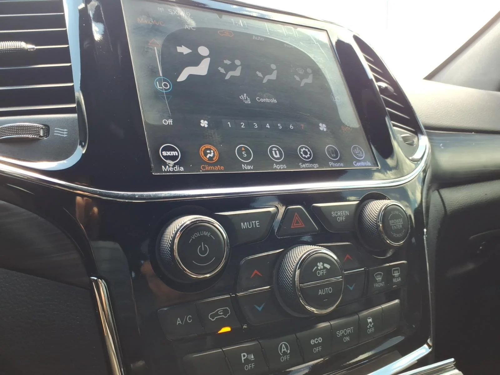 Used 2020 Bright White Clearcoat Jeep Altitude image 25