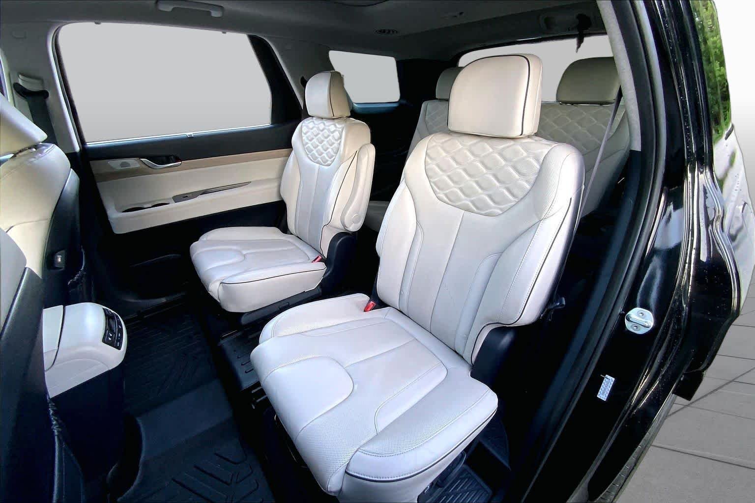 Used 2022 Abyss Black Pearl Hyundai Limited image 21