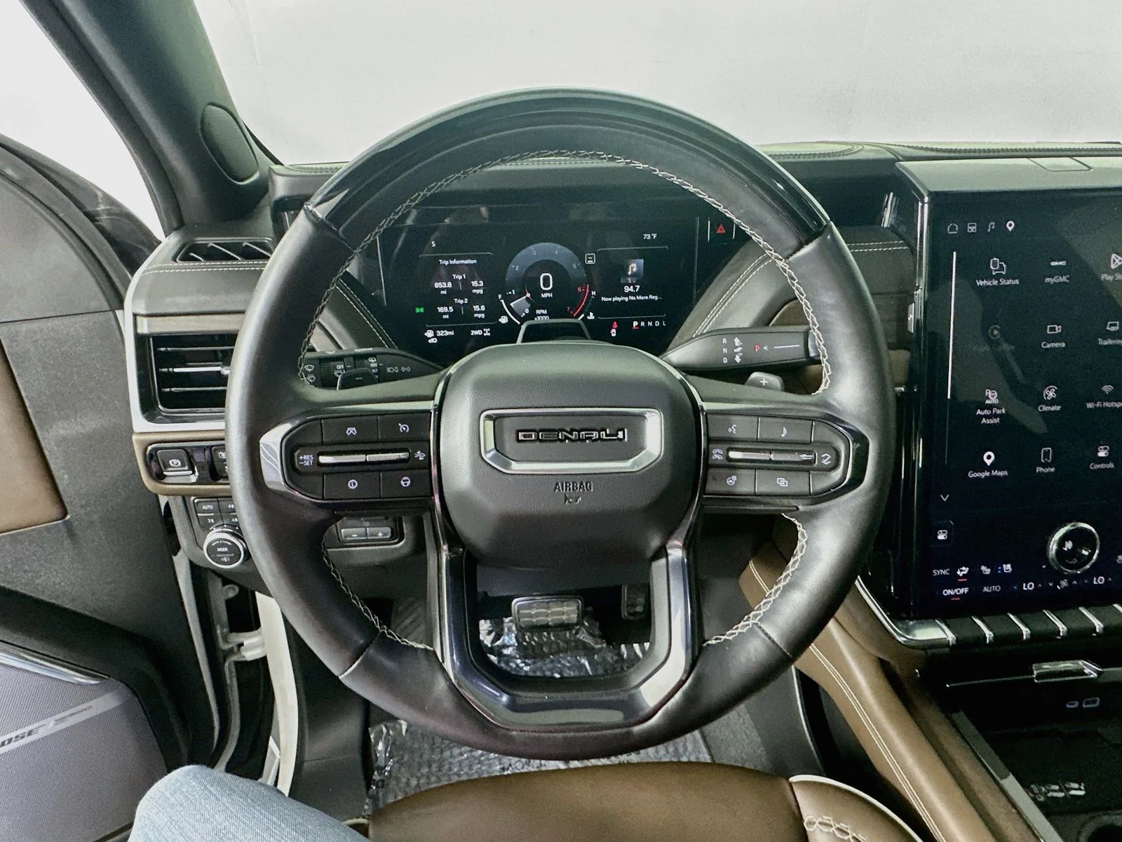 Used 2025 White GMC Denali Ultimate image 12