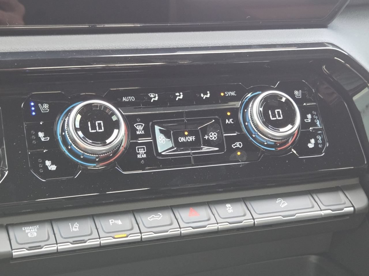 New 2026 Onyx Black GMC AT4 image 37