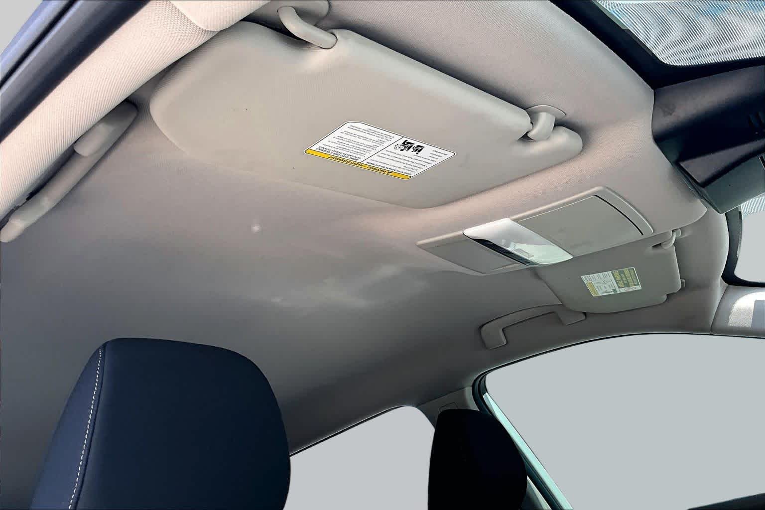 Used 2021 Glacier White Nissan S image 13