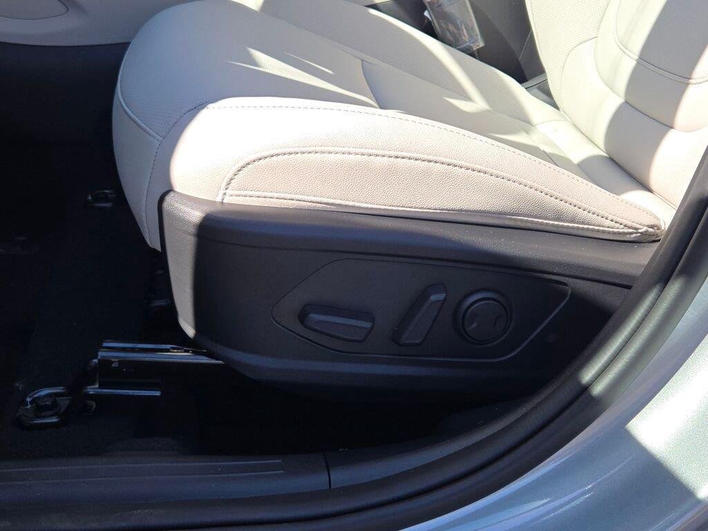 New 2026 Shimmering Silver Hyundai SEL Premium AWD image 22