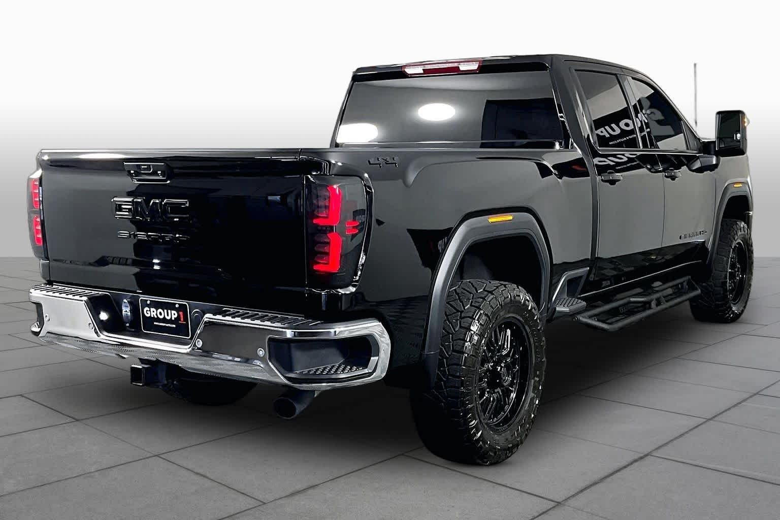 Used 2025 Onyx Black GMC Pro image 12