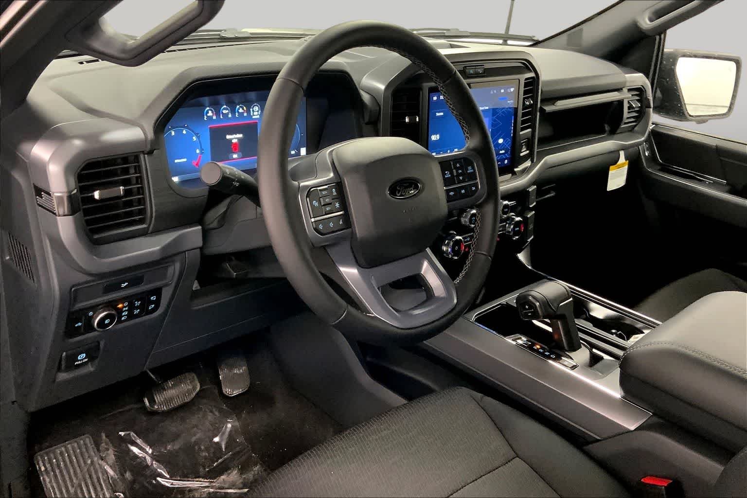 New 2026 Agate Black Metallic Ford XLT image 7