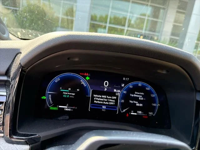 Certified Used 2025 WIND CHILL PEARL Toyota  image 6