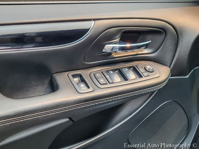 Used 2018 Silver Dodge SE Plus image 14