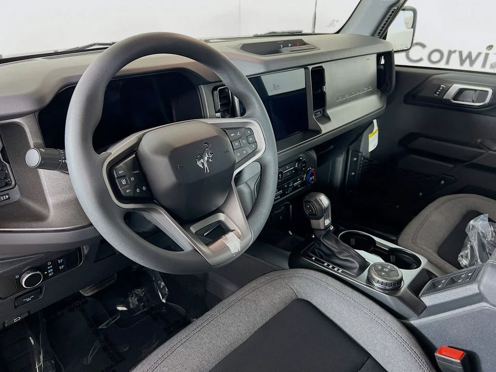 New 2025 Oxford White Ford Base image 3