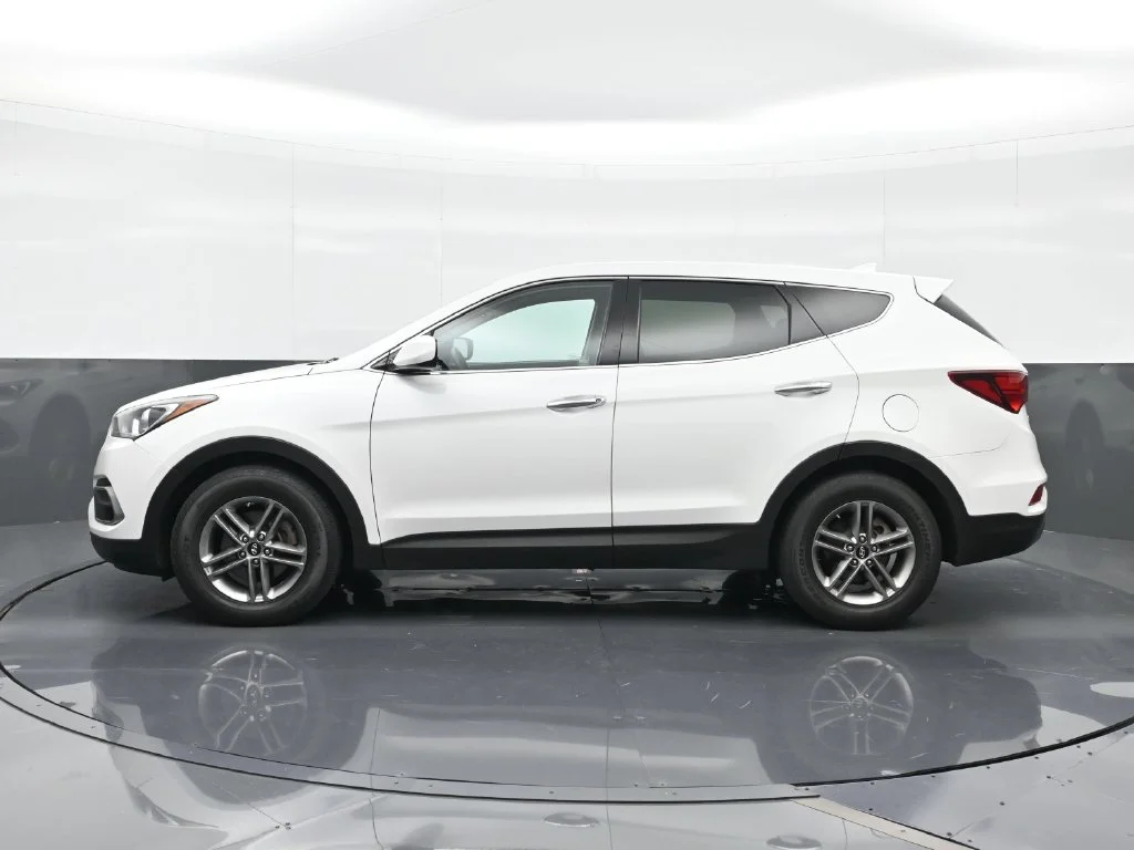 Used 2017 White Hyundai 2.4 Base image 3