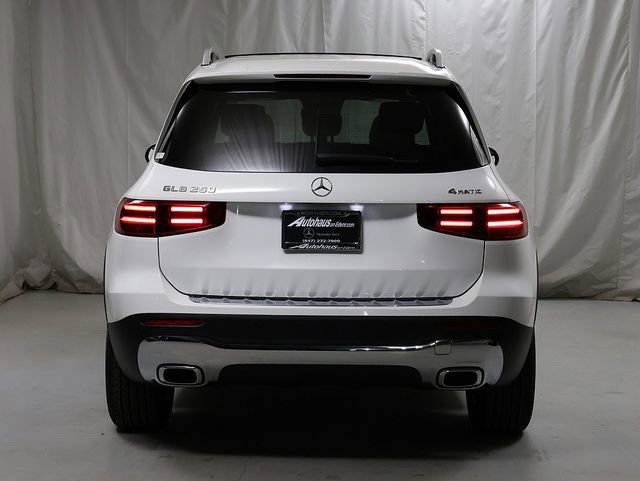 New 2026 Polar White Mercedes-Benz GLB 250 image 35