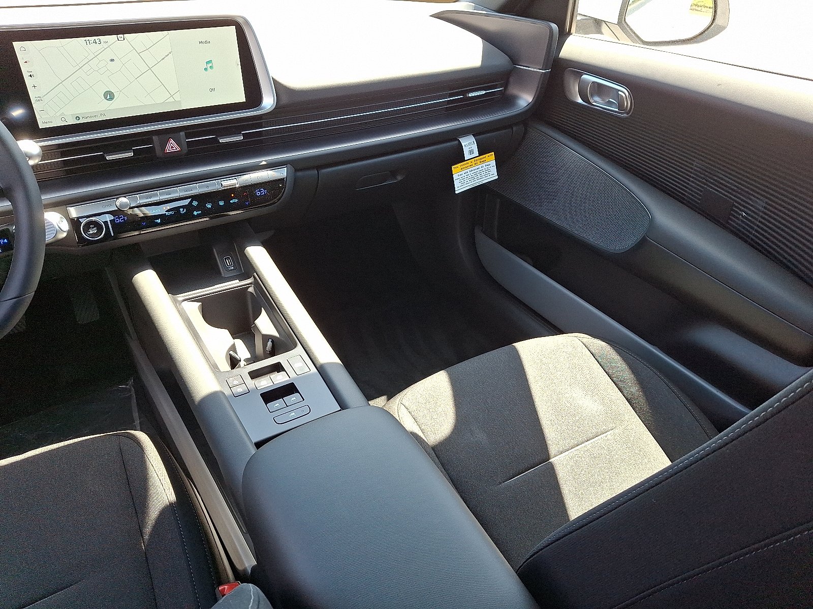 2025 Hyundai IONIQ 6 SE - Photo 12