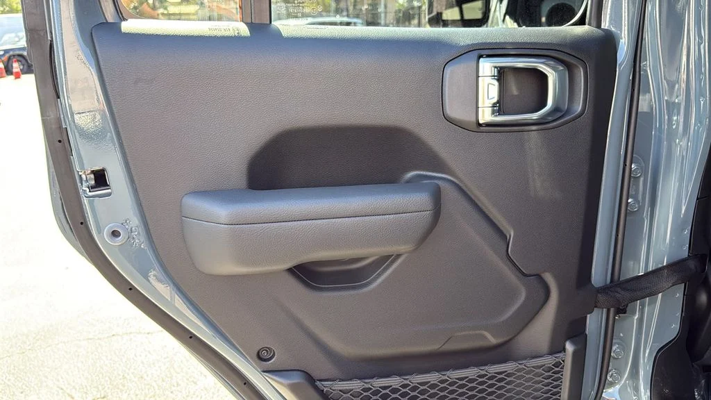 New 2026 Anvil Clear-Coat Exterior Paint Jeep Sport S image 19