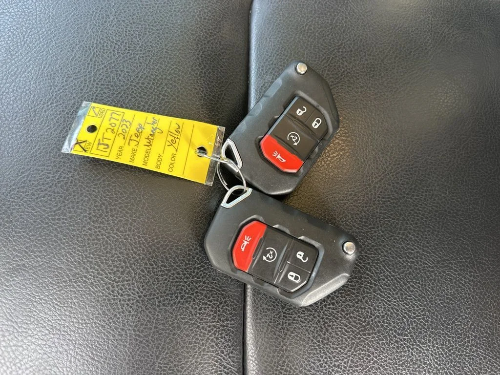 Used 2023 Yellow Jeep Rubicon 4xe image 33