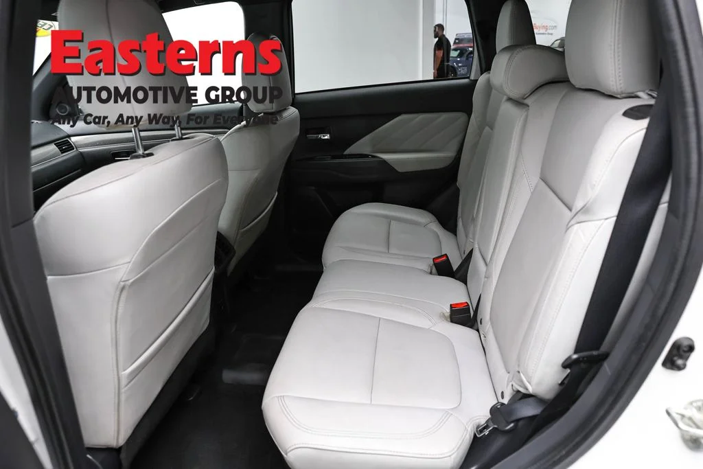 Used 2020 White Mitsubishi SEL image 20