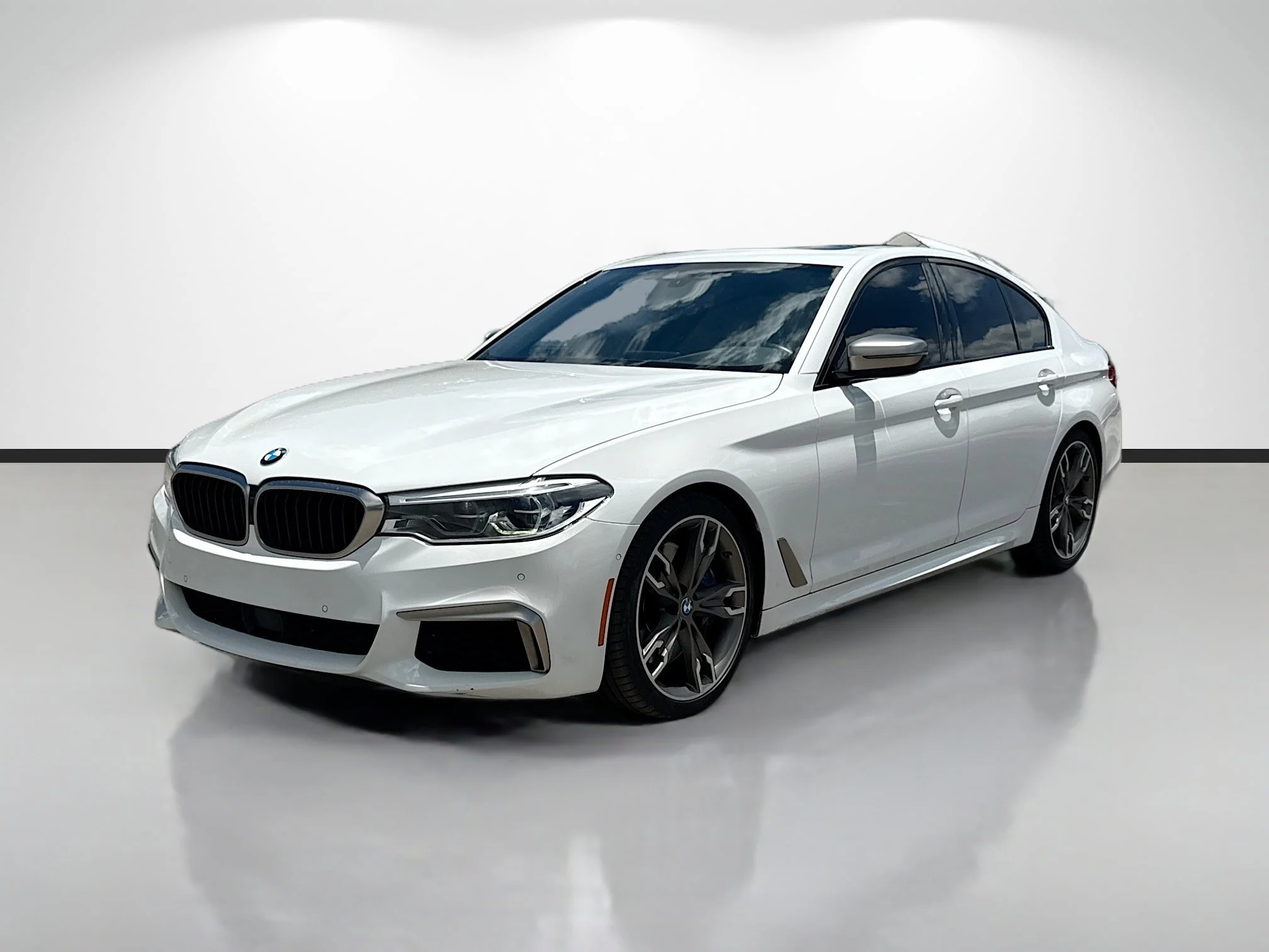 Used 2019 Alpine White BMW M550i xDrive image 7