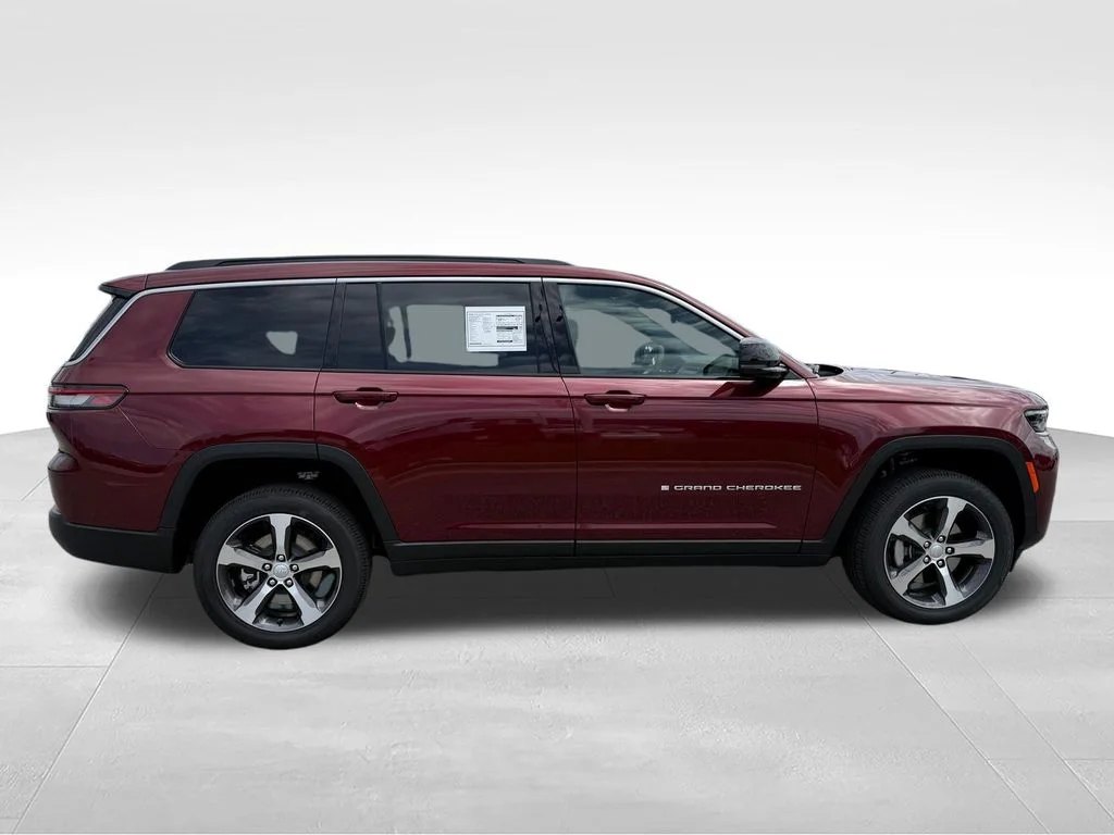 New 2026 Velvet Red Pearl-Coat Exterior Paint Jeep Limited image 28