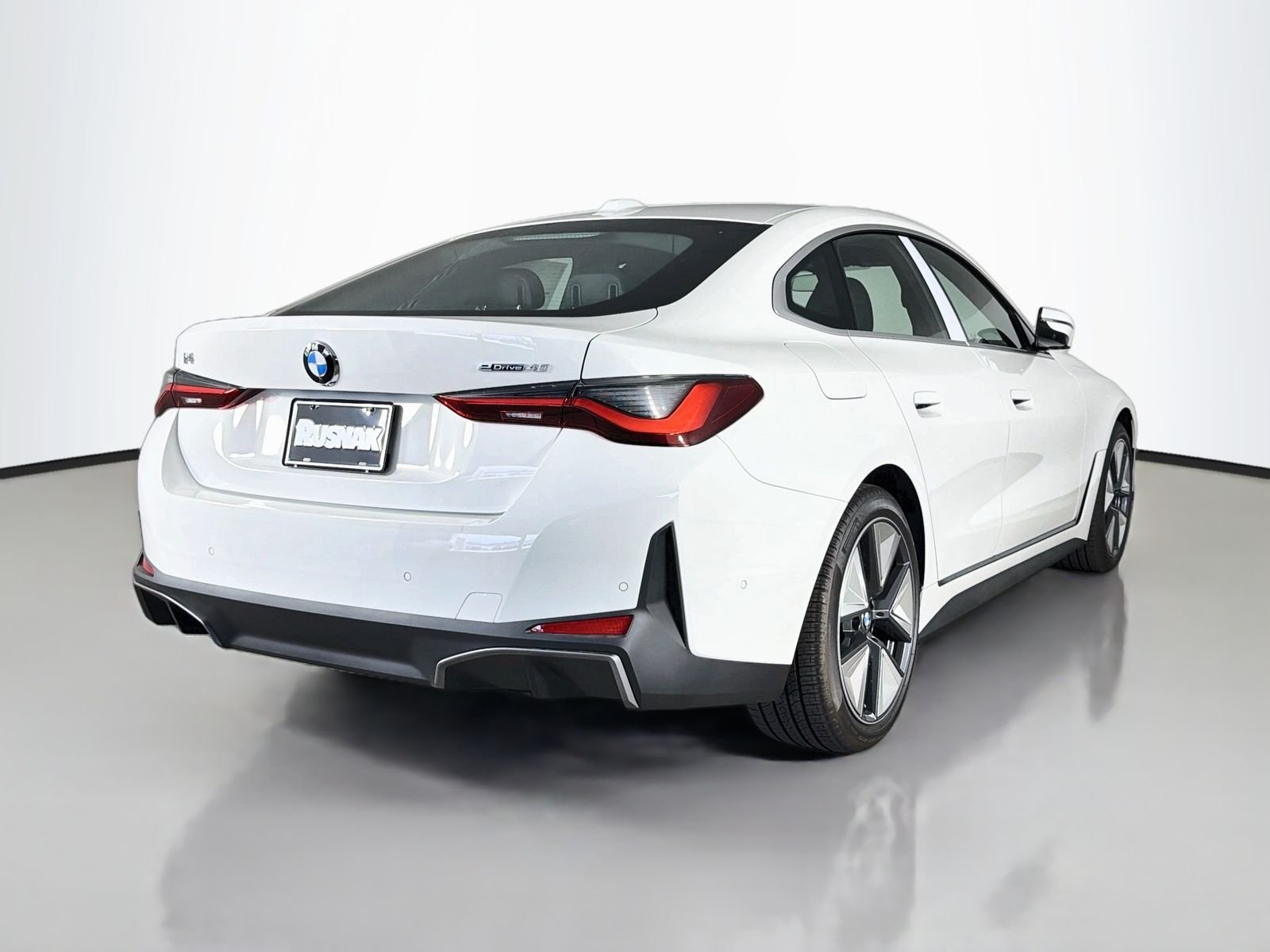 New 2026 Alpine White BMW eDrive40 image 7