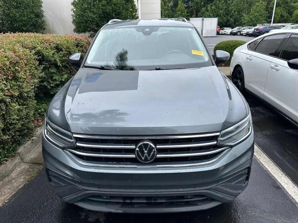 Used 2022 Platinum Gray Metallic Volkswagen 2.0T SE image 2