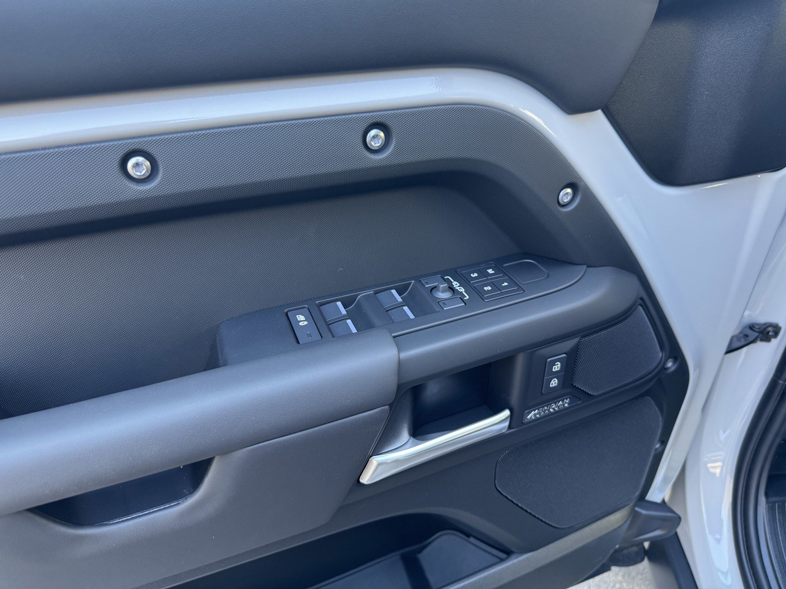 New 2026 Borasco Grey Land Rover X-Dynamic SE image 17
