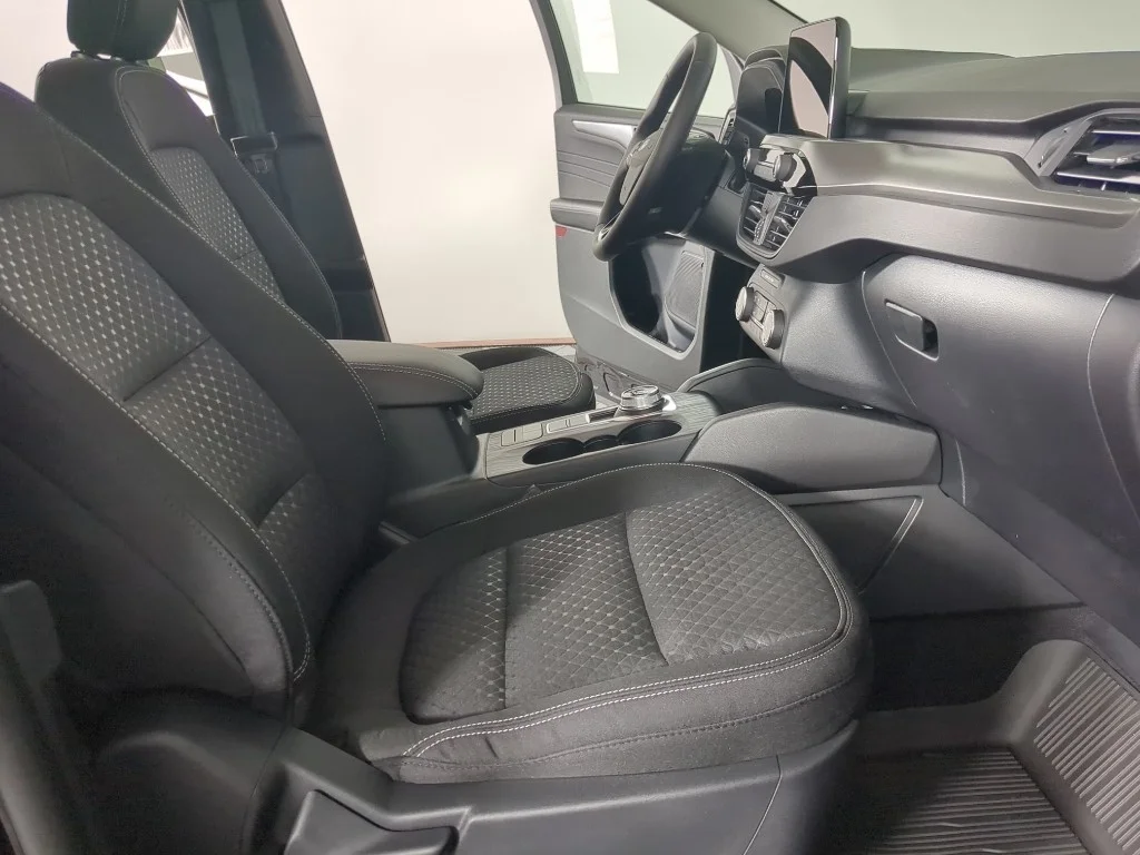 New 2026 Agate Black Metallic Ford Active® image 16