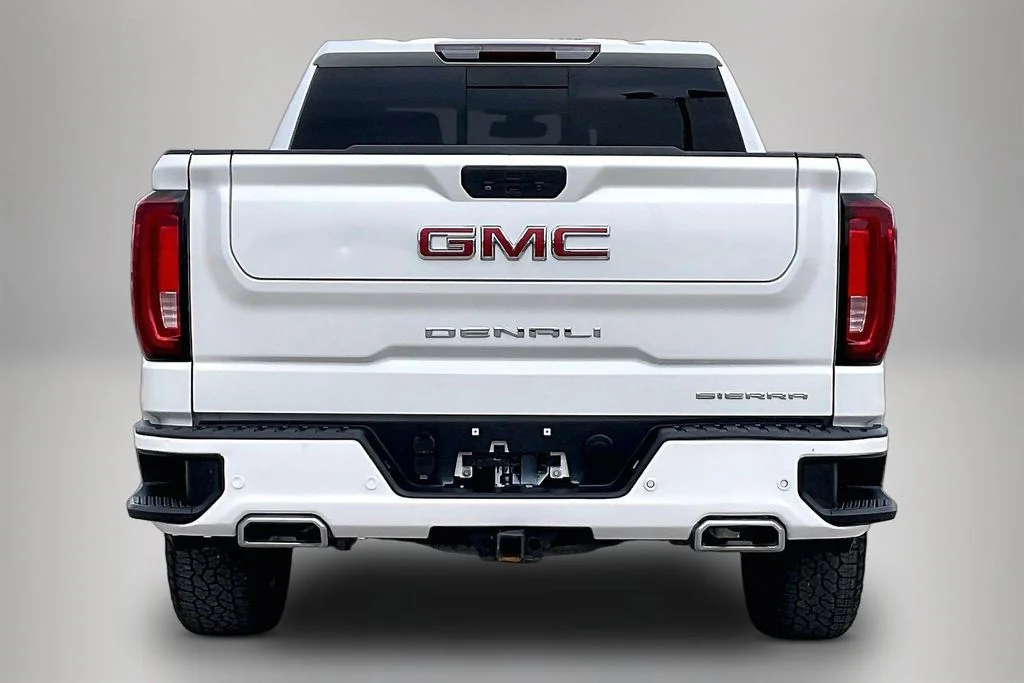 Used 2022 White GMC Denali image 6