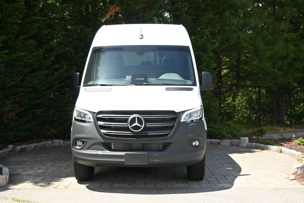 New 2026 Arctic White Mercedes-Benz Cargo 144 WB image 10