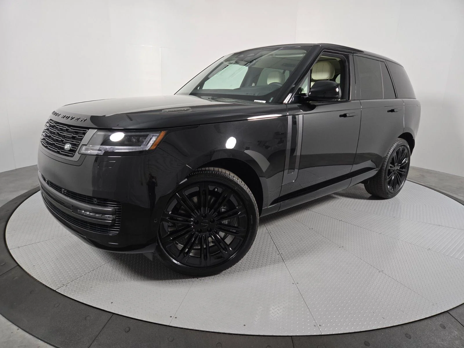 2026 Land Rover Range Rover 3.0 SE SWB's photo