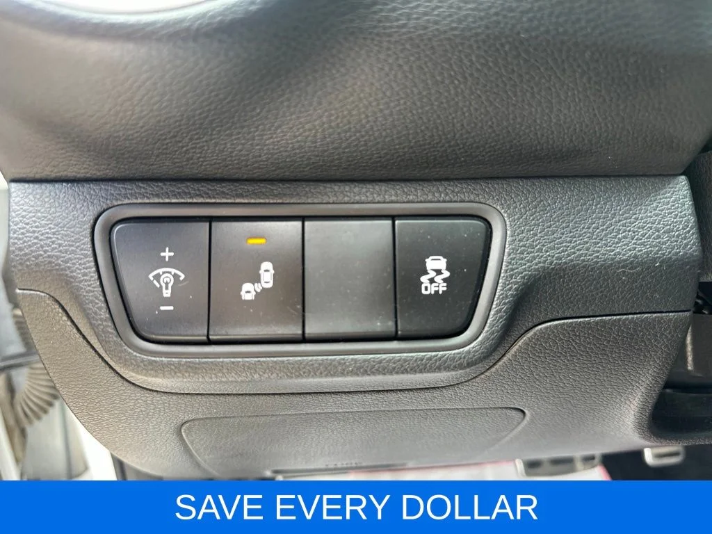 Used 2024 White Kia GT-Line image 10