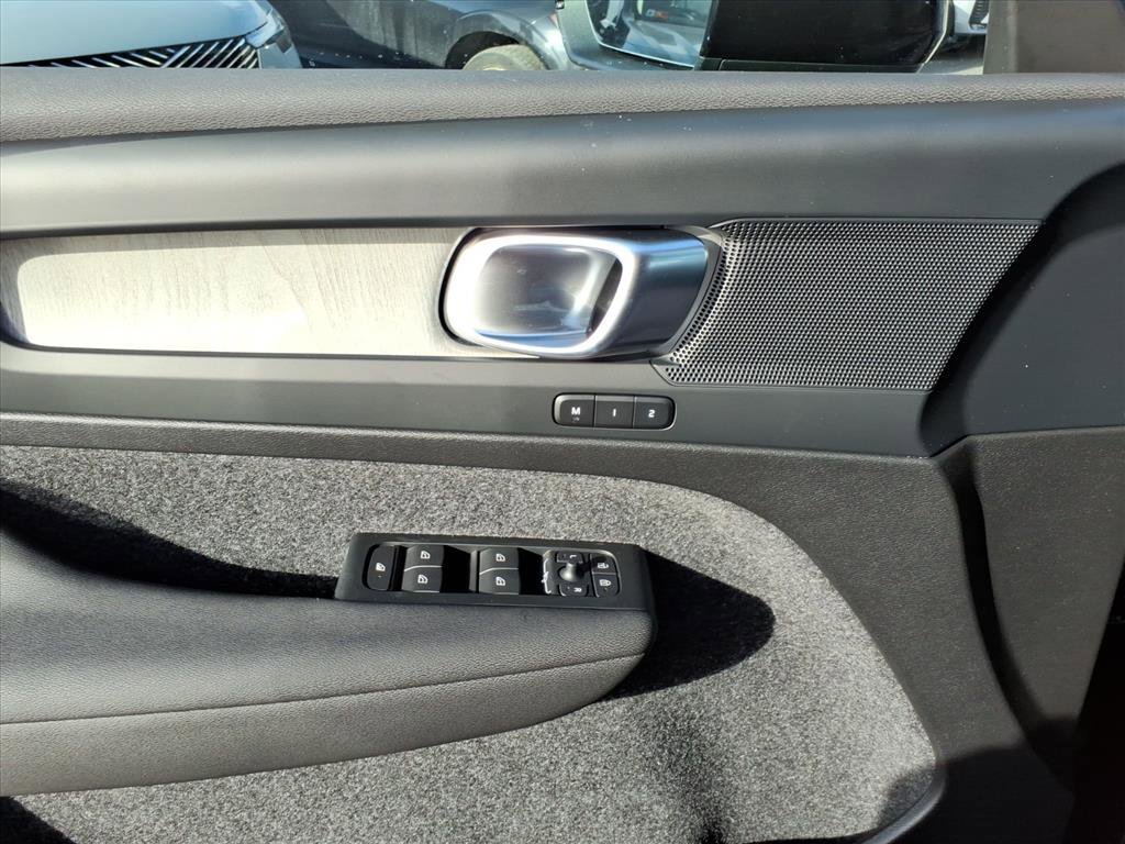 Certified Used 2026 Onyx Black Volvo Core image 13
