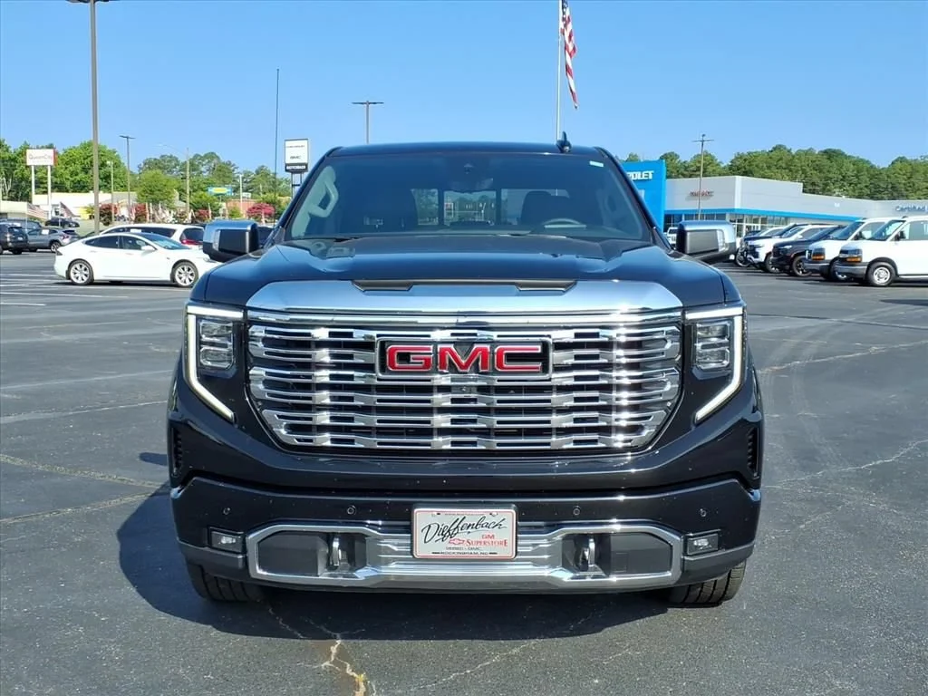 Used 2024 Onyx Black GMC Denali image 2